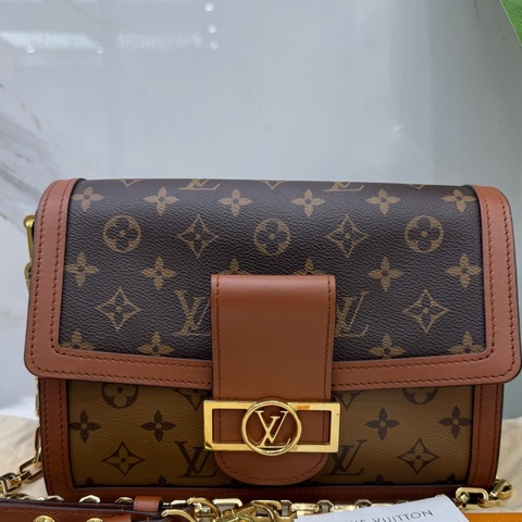 路易威登/Louis Vuitton 老花芯片拼焦糖色達芙妮中號單肩斜挎包  尺寸24.5x11x18