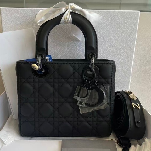 閒置❤️大全套 Dior/迪奧 四格戴妃磨砂皮全黑 so black 23 年里標