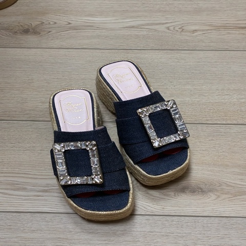 Roger Vivier 鑽扣厚底草編涼拖鞋