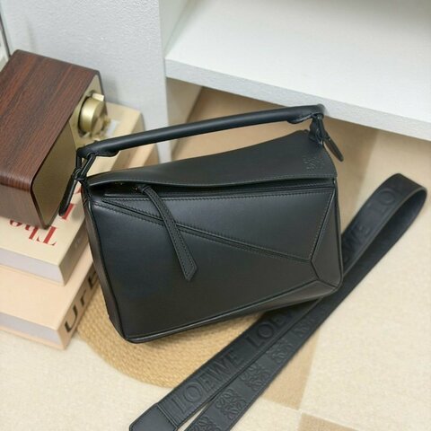 🏷Loewe 羅意威．Small Puzzle Soblack/客人寄賣