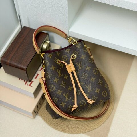 🏷LV 路易威登．Neonoe BB 老花水桶包 M46581 芯片款