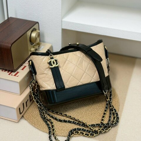 🏷️Chanel 香奈兒．Gabrielle 流浪包 小號 奶茶拚黑