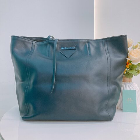 MS0768	Prada 普拉達單色單肩包包 Grace Lux Milano Tote Bag Smooth Calfskin Navy