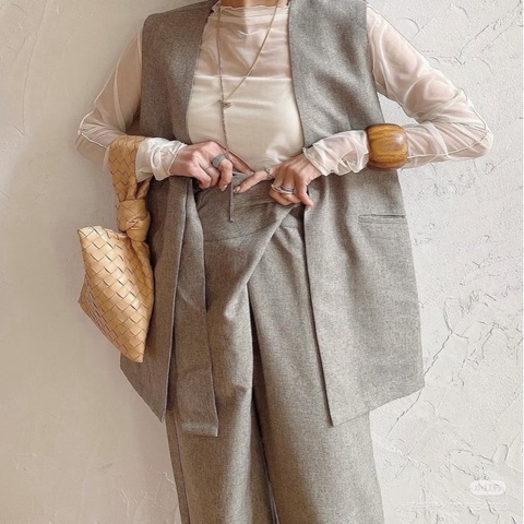 【威選精品】🤎 Bottega Veneta Twist 編織三角紐結手拿包｜奶茶色 Intrecciato 編織皮革 🤎