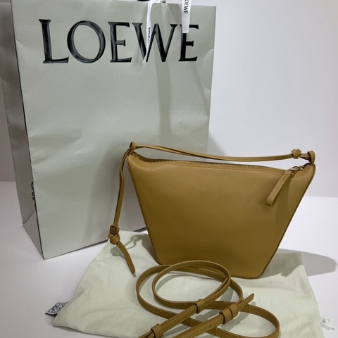 Loewe｜卡其 hobo