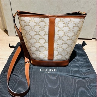 Celine 凱旋門滿版老花小號水桶包（白色）