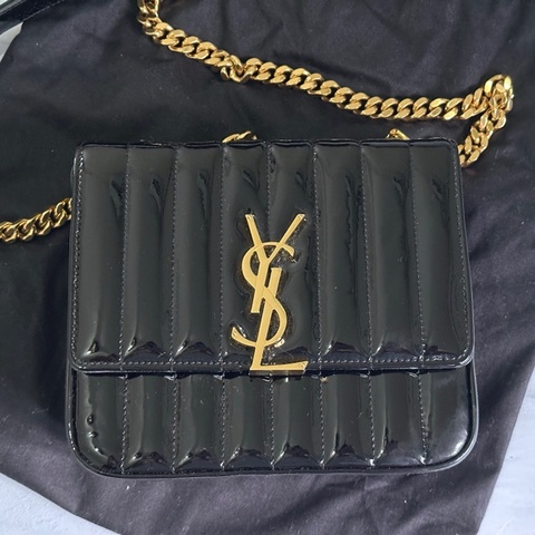 YSL 漆皮翻蓋包