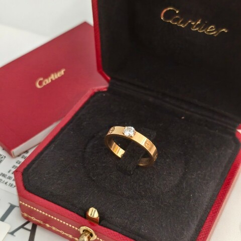 Cartier 18k金戒指 鑲嵌一顆鑽28分 56碼