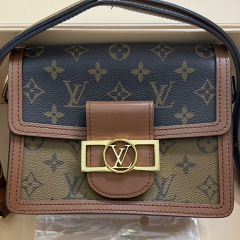 Louis Vuitton 路易威登 達芙妮小號芯片