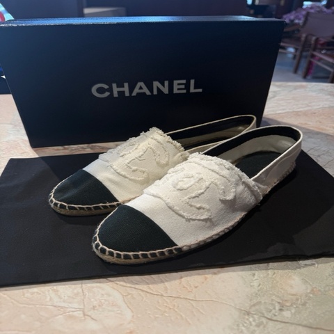 Chanel香奈兒雙C漁夫鞋 白色35碼