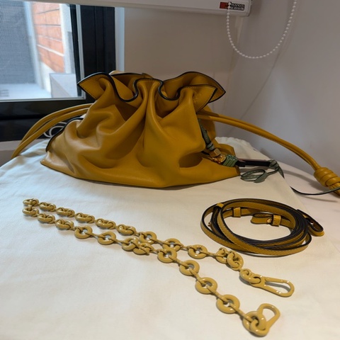 LOEWE Flamenco Medium 芥末黃 Nappa 小牛皮｜近新完整配件  💛 LOEWE 經典 Flamenco Medium，中型尺寸。
