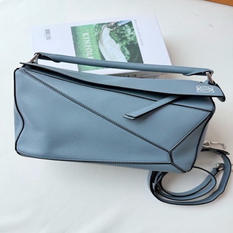 loewe 羅意威 puzzle 中號 藍色