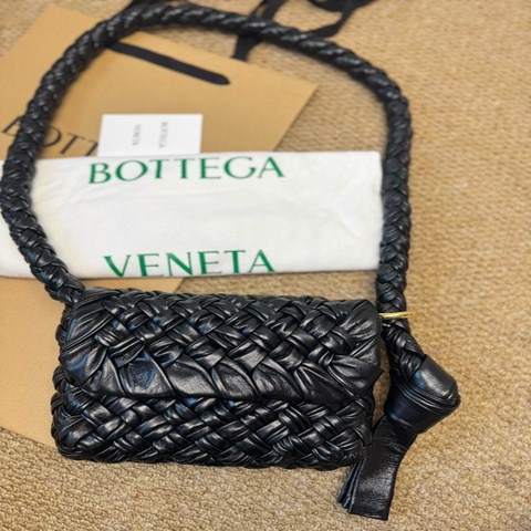 閒置新未使用 Bottega Veneta Kalimero Citta 黑色小號打結包