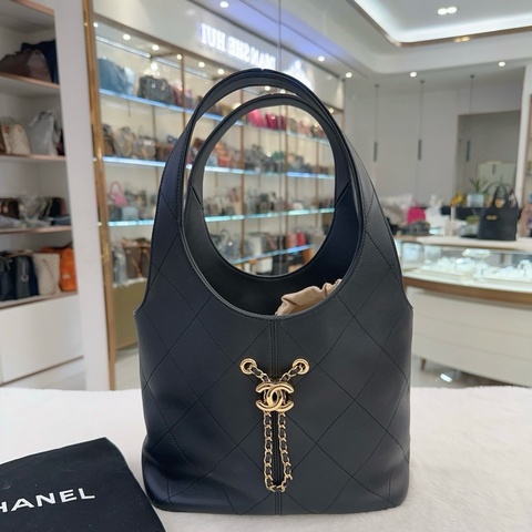 Chanel香奈兒 26P黑金牛皮Hobo菜籃子中號手提包 底長24cm