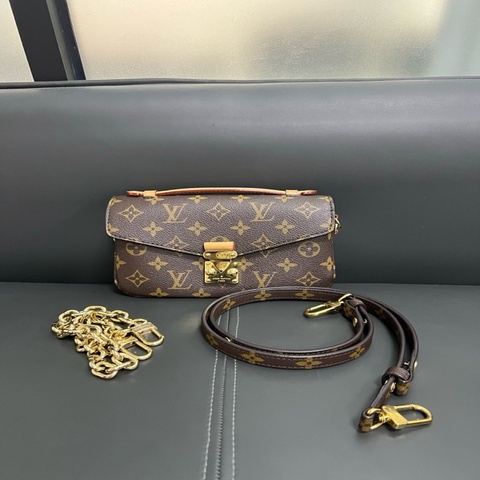 LV pochette Metis mini