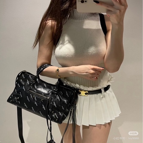 【威選精品】🖤 BALENCIAGA 黑色滿印Logo小號機車包