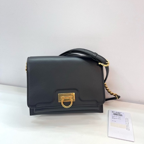 Ferragamo Trifolio