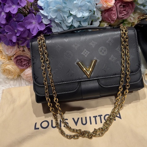 LV 路易威登     very chain 牛皮郵差包