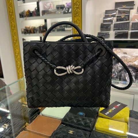 東區正精品㊣BV Bottega Veneta 766014 Small Andiamo 全新黑色小牛皮編織銀扣手提包側背包 RZ6513