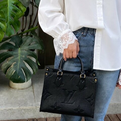 Louis Vuitton -黑色牛皮壓紋Onthego - PM