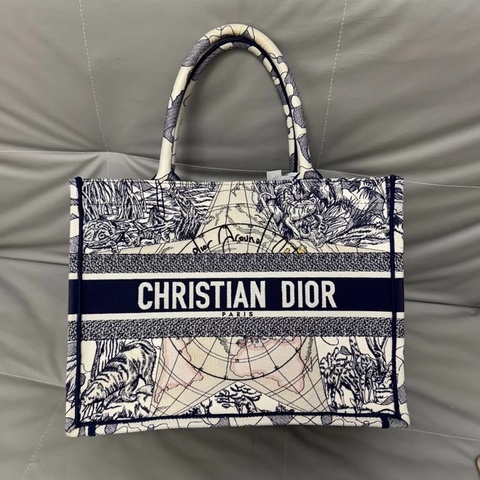 Dior • Book Tote限量環球之旅星星刺繡托特包 中號