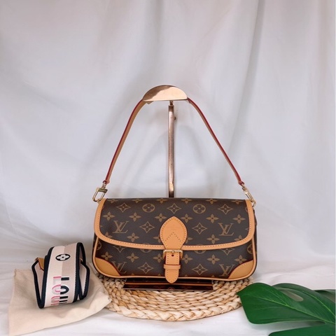 LV 經典法棍包 M45985