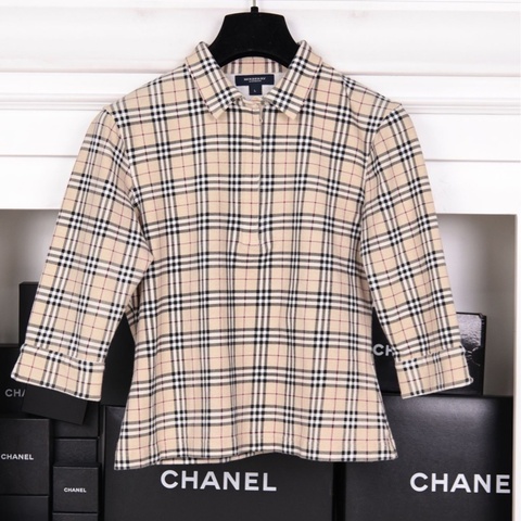 Burberry浅棕色格纹polo领七分袖上衣外套