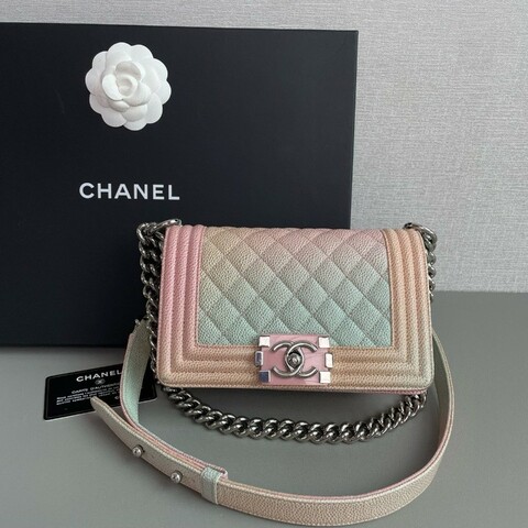 Chanel香奈兒彩虹漸變荔枝紋牛皮leboy小號98新✨️