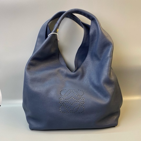 Loewe羅意威荔枝牛皮刺繡鏤空logo hobo腋下包 尺寸32 x 26