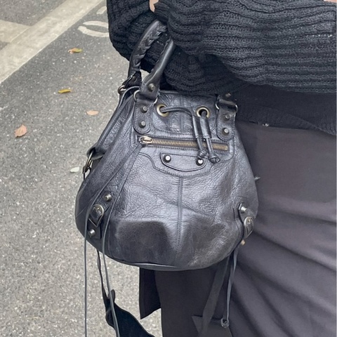 Balenciaga • 經典City海軍藍油臘皮水桶機車包 🈶原廠背帶