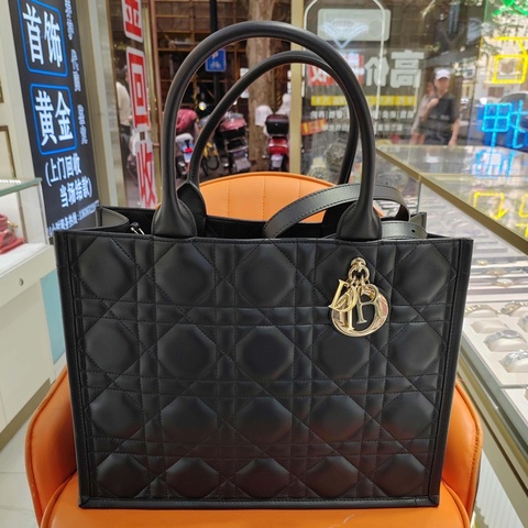Dior迪奧Book Tote  2中號托特肩帶款黑金牛皮
