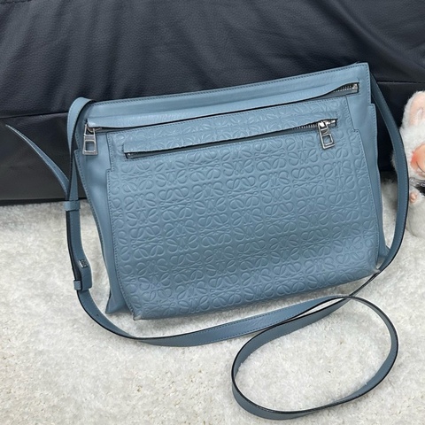 Loewe 羅意威 藍色單肩斜挎包 男女同款