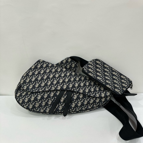 Dior迪奧 大號藍色刺繡二合一馬鞍胸包 尺寸34*25 20年編碼