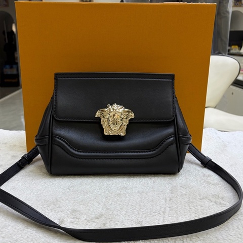 範思哲/Versace美杜莎系列金扣 黑色全皮單肩斜包單肩帶