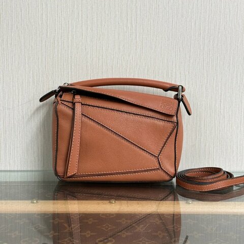 LOEWE/羅意威焦糖色銀扣Puzzle mini幾何手提单肩斜挎包