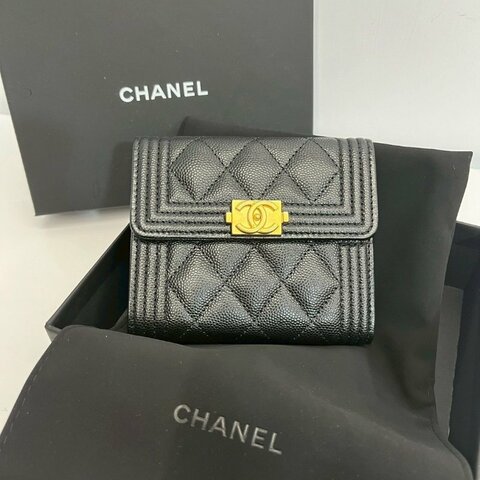 Chanel boy 三摺短夾