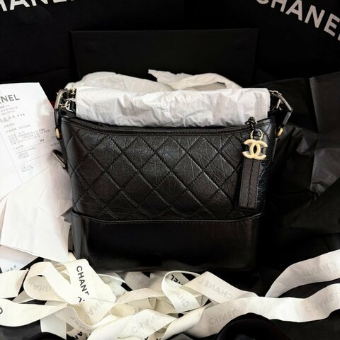 近新品 香奈兒/Chanel 黑色流浪包新中號 芯片款