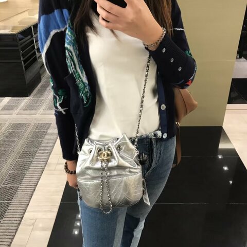 CHANEL 銀色流浪瓢蟲水桶包 19*22*6 98新配件塵袋