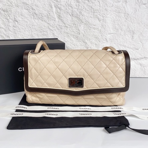 Chanel • 稀有熊貓拼色2.55全皮斜背包 🈶保卡