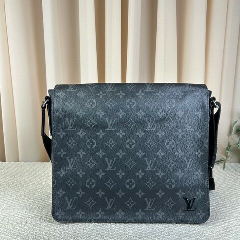 Louis Vuitton 黑色老花郵差包
