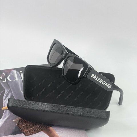 BALENCIAGA 復古方形墨鏡