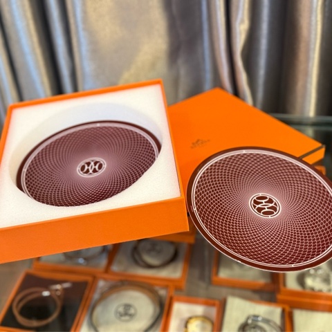 H Deco rouge bread and butter plate
