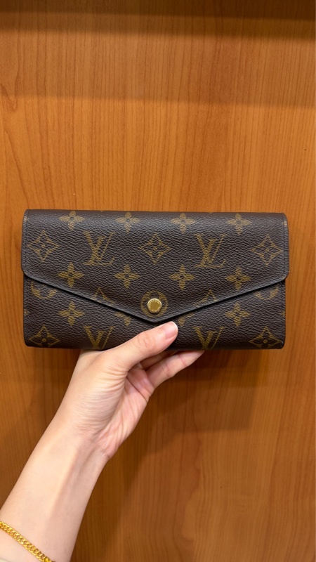 LV 原花金釦Sarah內咖啡長夾M60531