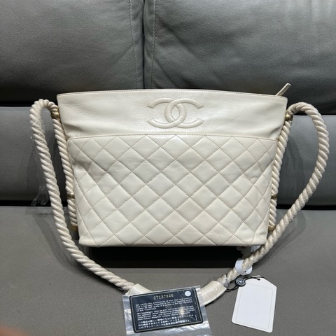Chanel 香奈兒白金油蠟皮嬉皮hobo水桶包