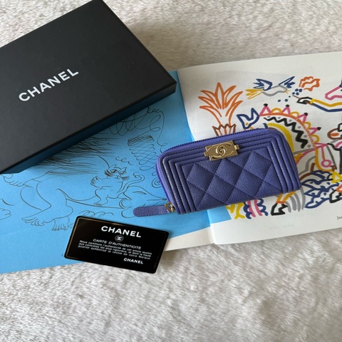 Boy Chanel 荔枝皮革淡金釦ㄇ拉卡夾/零錢包(紫色)
