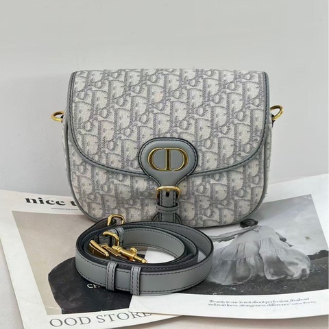 迪奧/Dior  M9319UTZQ_M932 Dior Bobby 手袋為單肩包款式