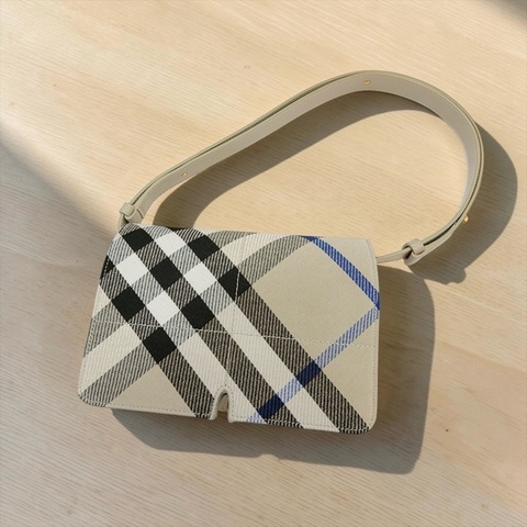 莉亞精品♡ Burberry snip米色格紋斜背包 二手美包