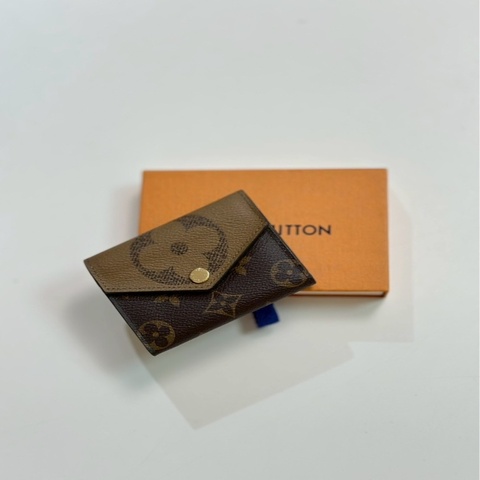 Louis Vuitton｜Zoe拚色三折短夾