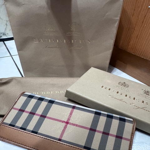 BURBERRY 經典戰馬圖紋搭配皮革滾邊
