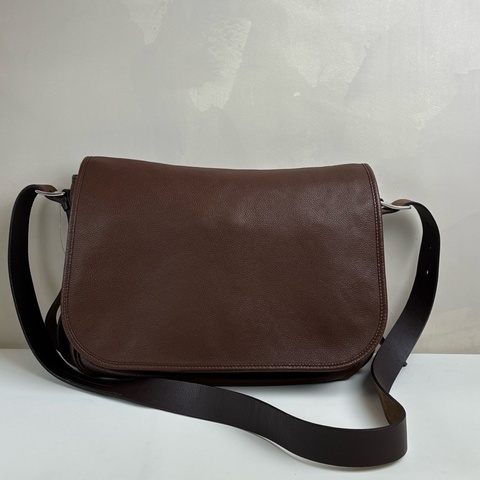 愛馬仕 Hermes Barda系列棕色郵差包，框Q刻，荔枝紋牛皮，尺寸33x26.5